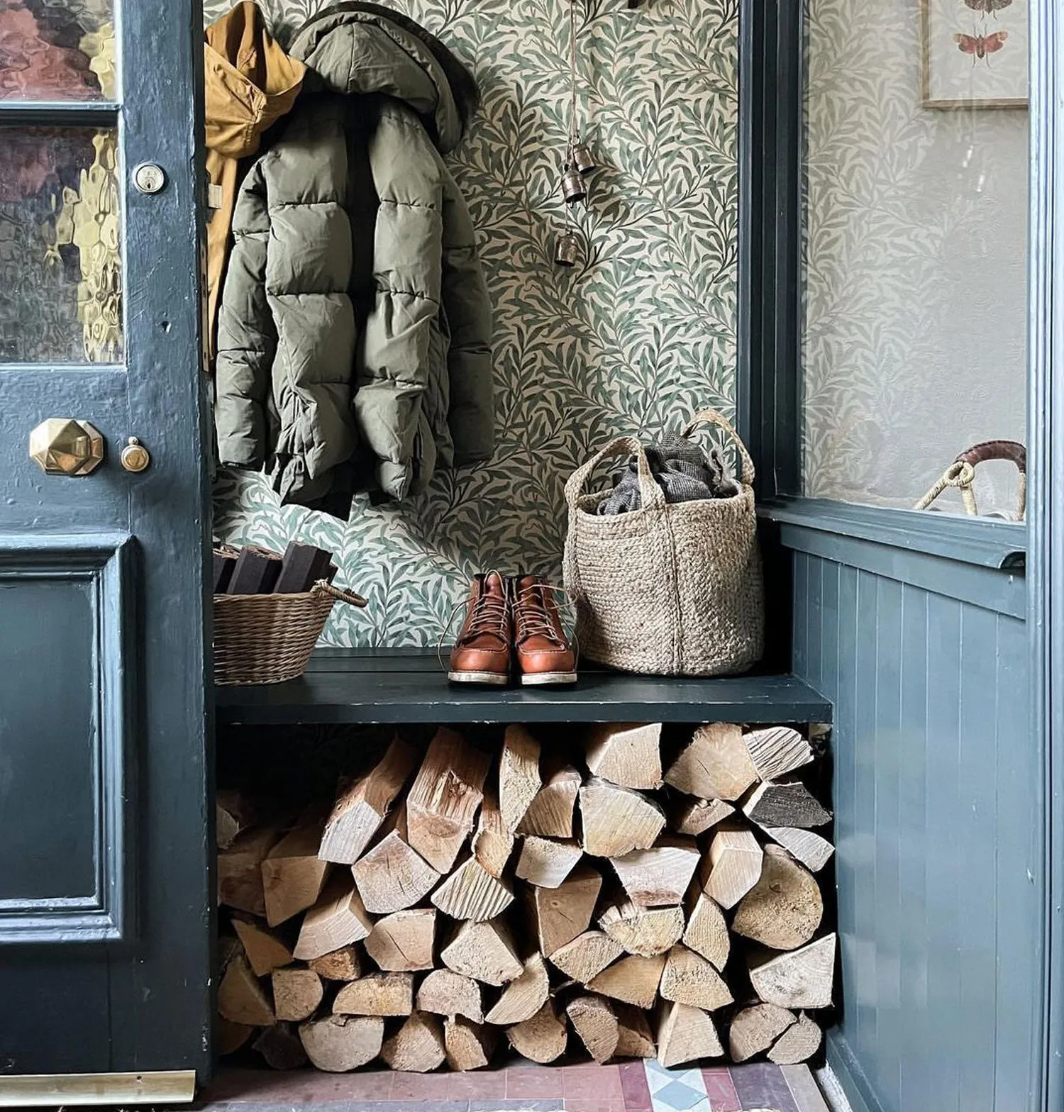7 Handy Bags of Kiln-Dried Logs