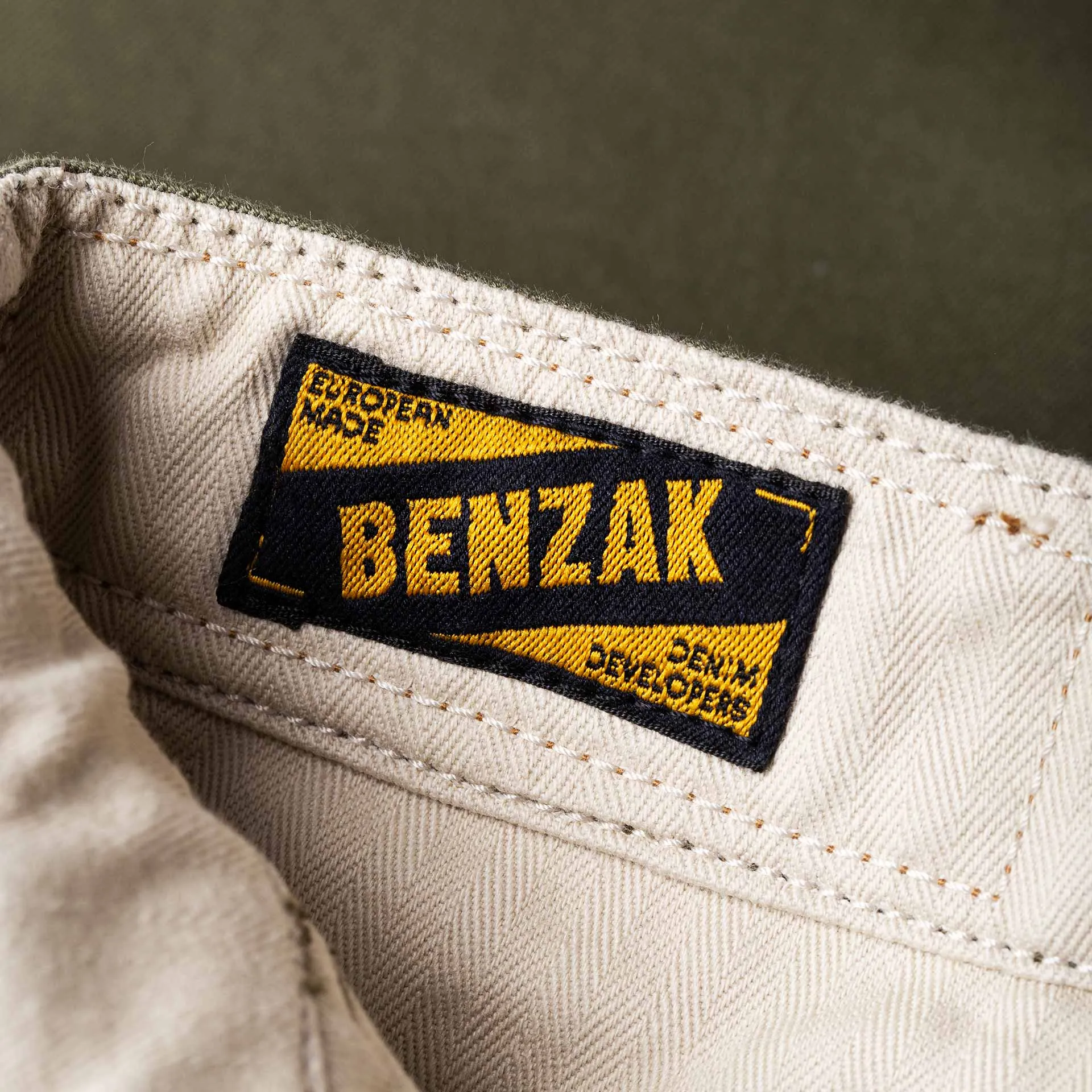 【Benzak Denim Developers】BC-04 RELAXED CHINO 8.5 oz. aged green sateen twill / 寬鬆錐形 復古綠 薄款軍用沙丁布