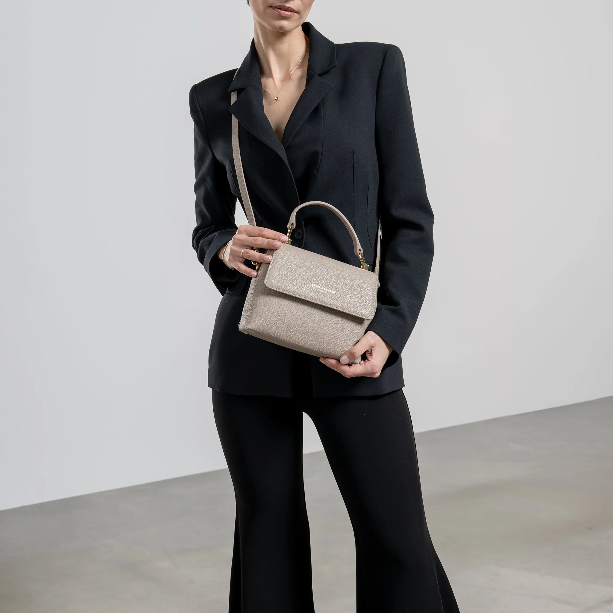 Cadeau d'Isabel taupe calfskin leather handbag and zipper wallet gift set