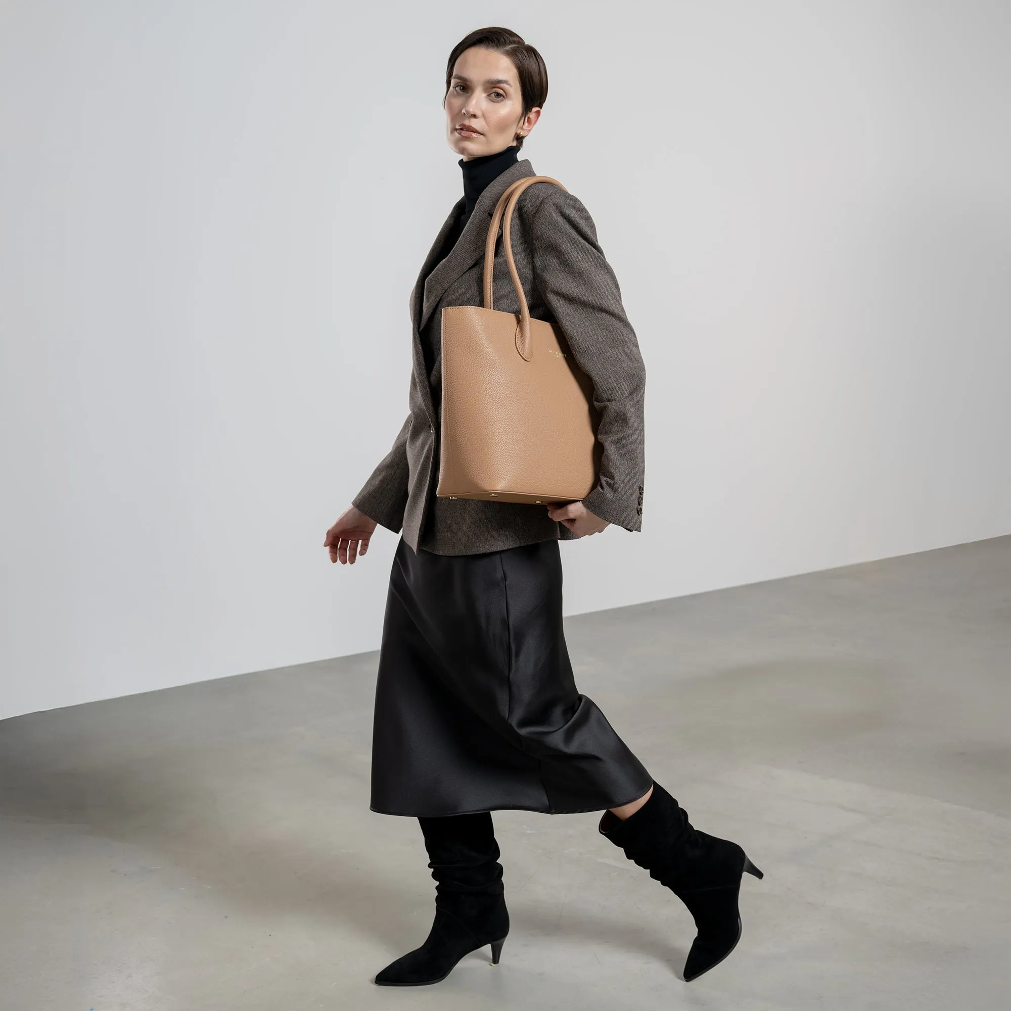Honoré Lysanne camel calfskin leather shopper