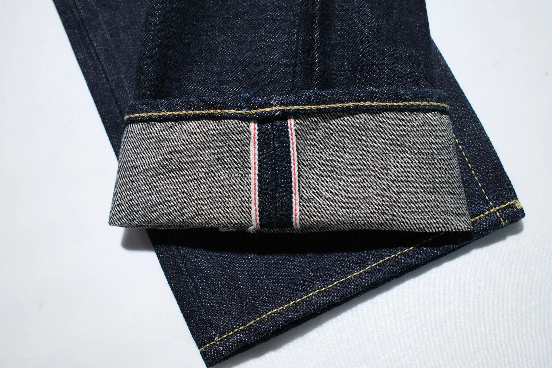 Iron Heart 555S-18 18oz Denim (Slim Tapered fit)