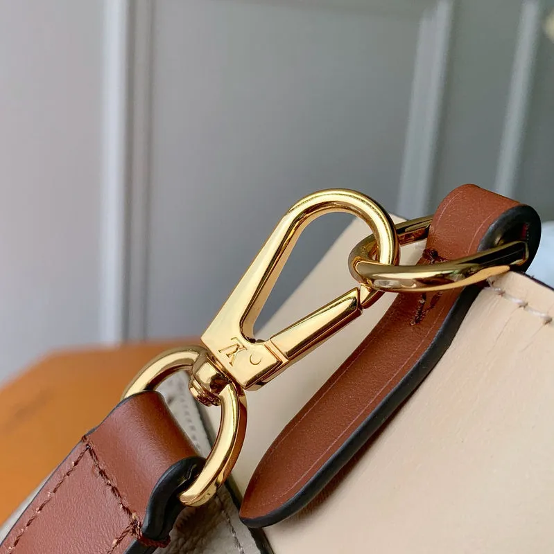 LOV2 Bags - Fashion Bags  1031