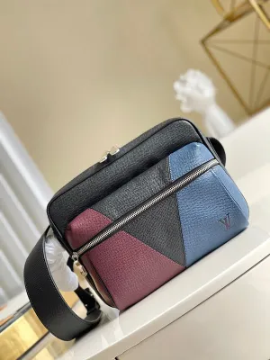 LOV2 Bags - Fashion Bags  1212