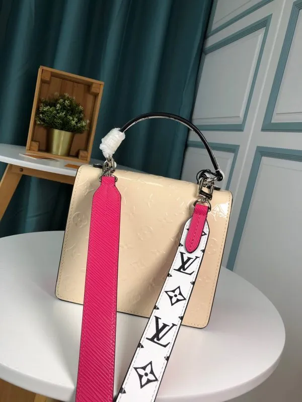 LOV2 Bags - Fashion Bags  1313