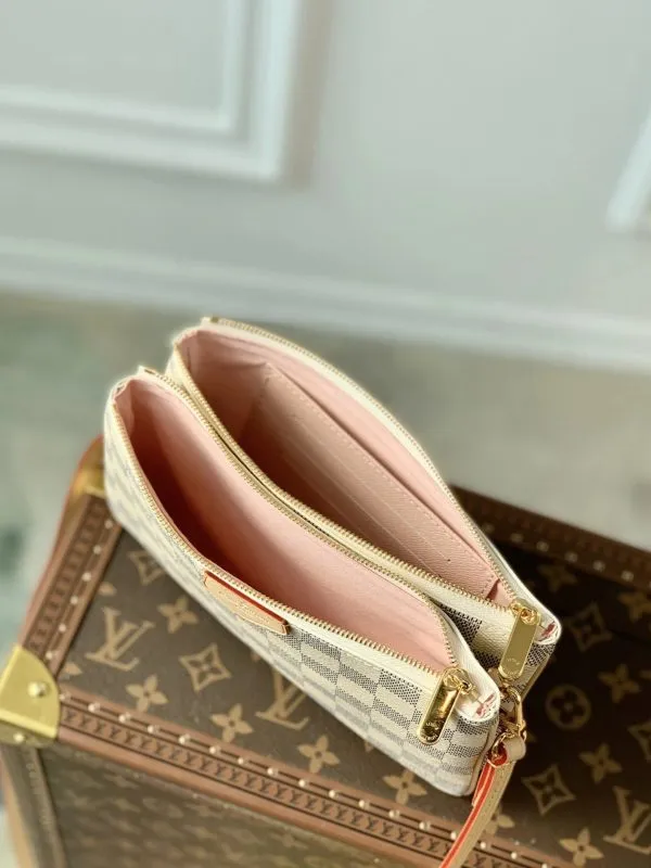 LOV2 Bags - Fashion Bags  1404
