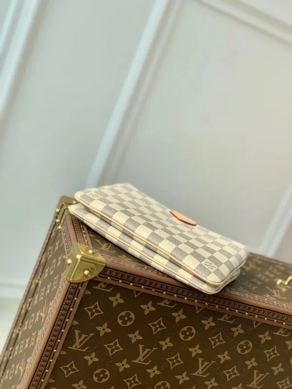 LOV2 Bags - Fashion Bags  1404