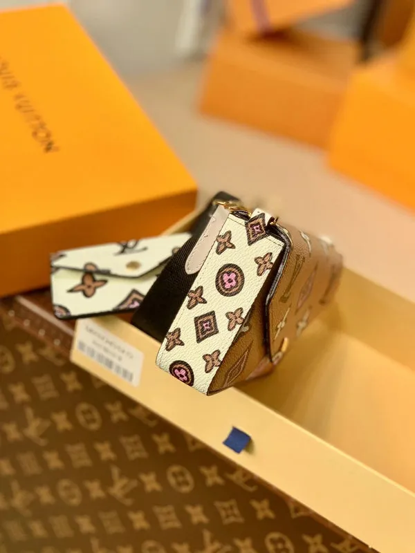 LOV2 Bags - Fashion Bags  1407