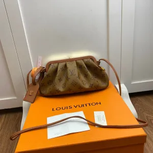 LOV2 Bags - Fashion Bags  1817