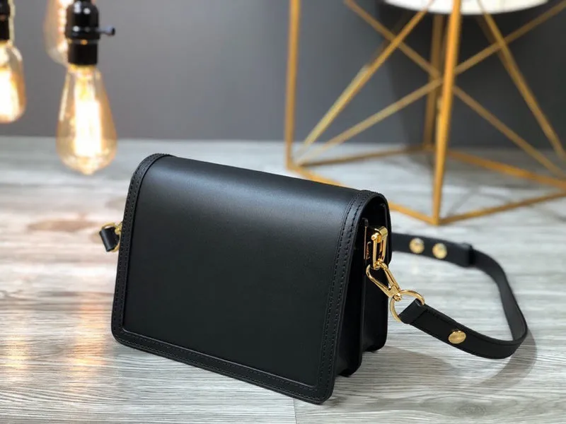 LOV2 Bags - Fashion Bags  1829