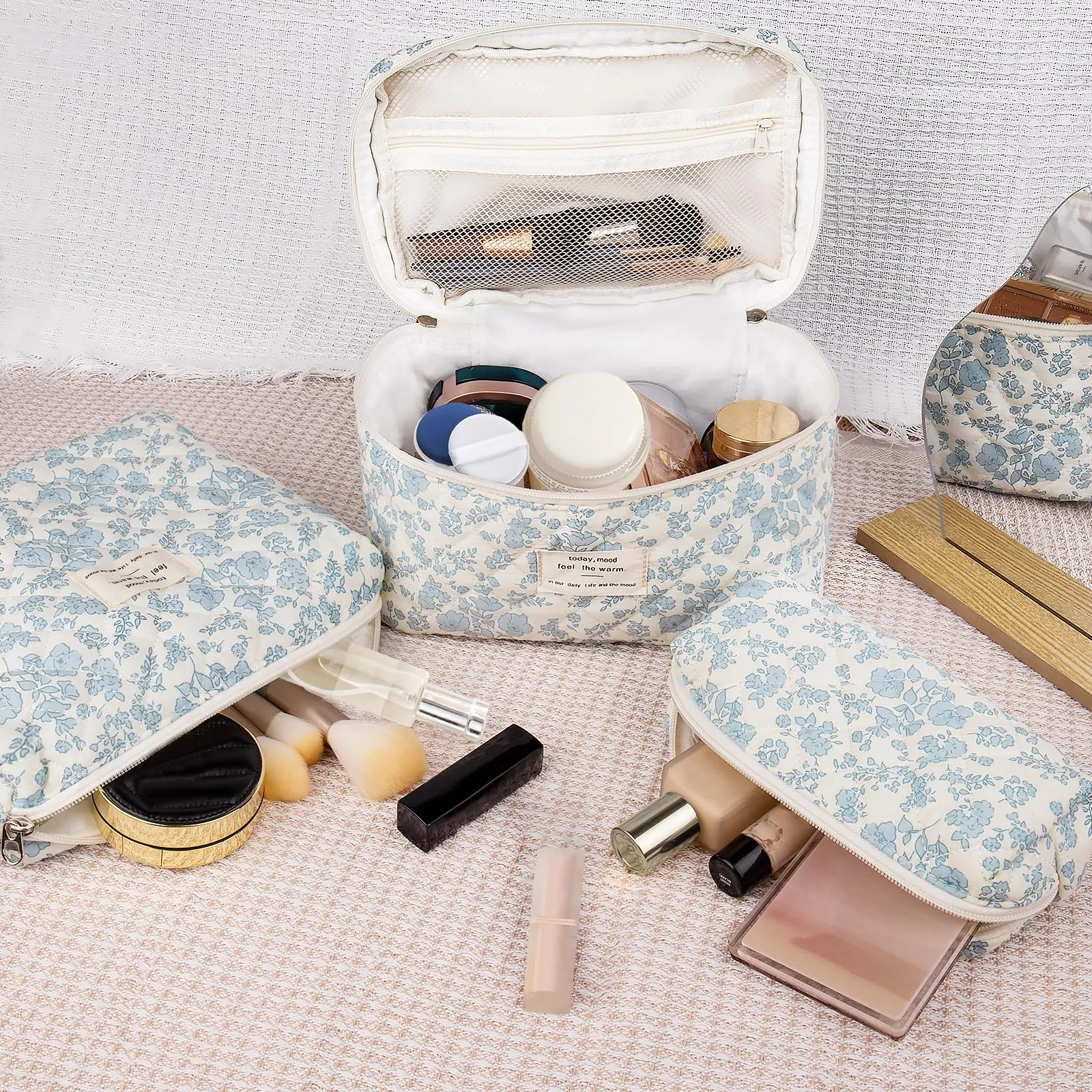 Makeup Bag Set, Quilted Makeup Bag, Large Floral Cosmetic Bag for Women, Cute Cotton Makeup Bag, Flower Travel Toiletry Organizer Bag (Flower)