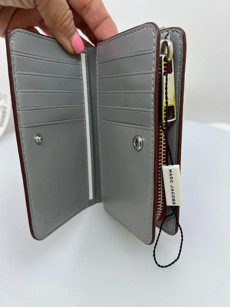 MARC JACOBS LEATHER ZIP BIFOLD WALLET