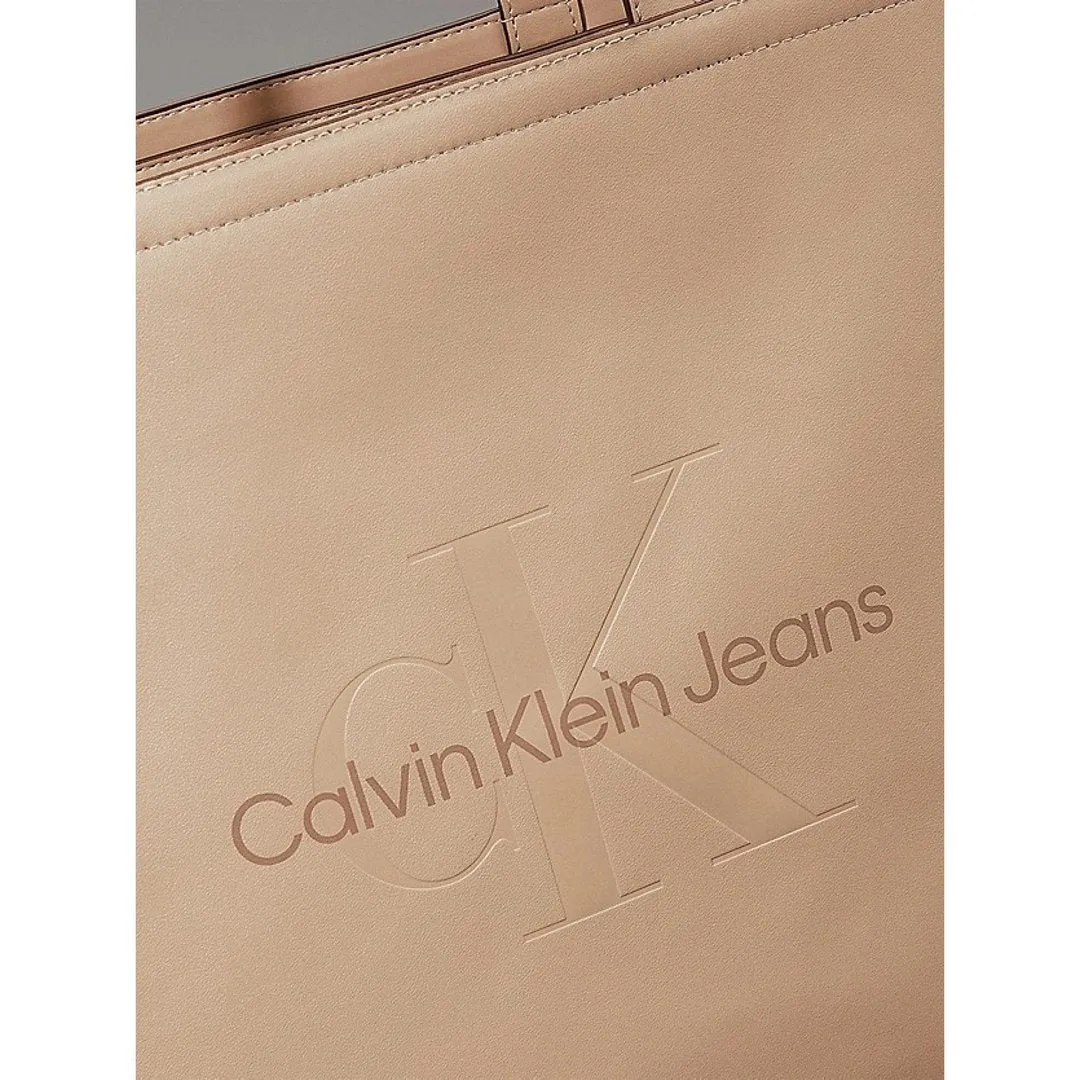 Sculpted Slim Tote34 Mono