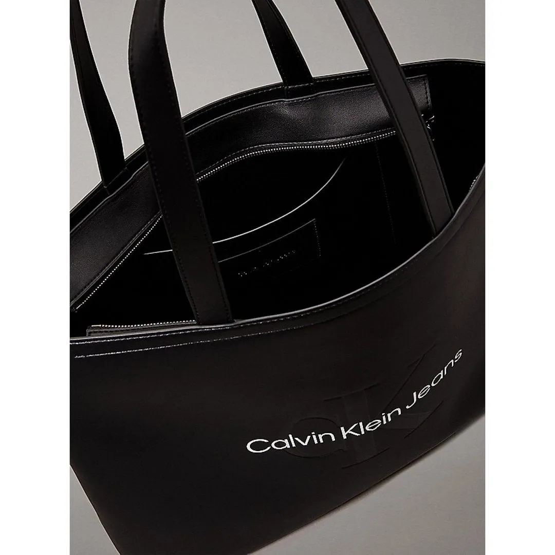 Sculpted Slim Tote34 Mono