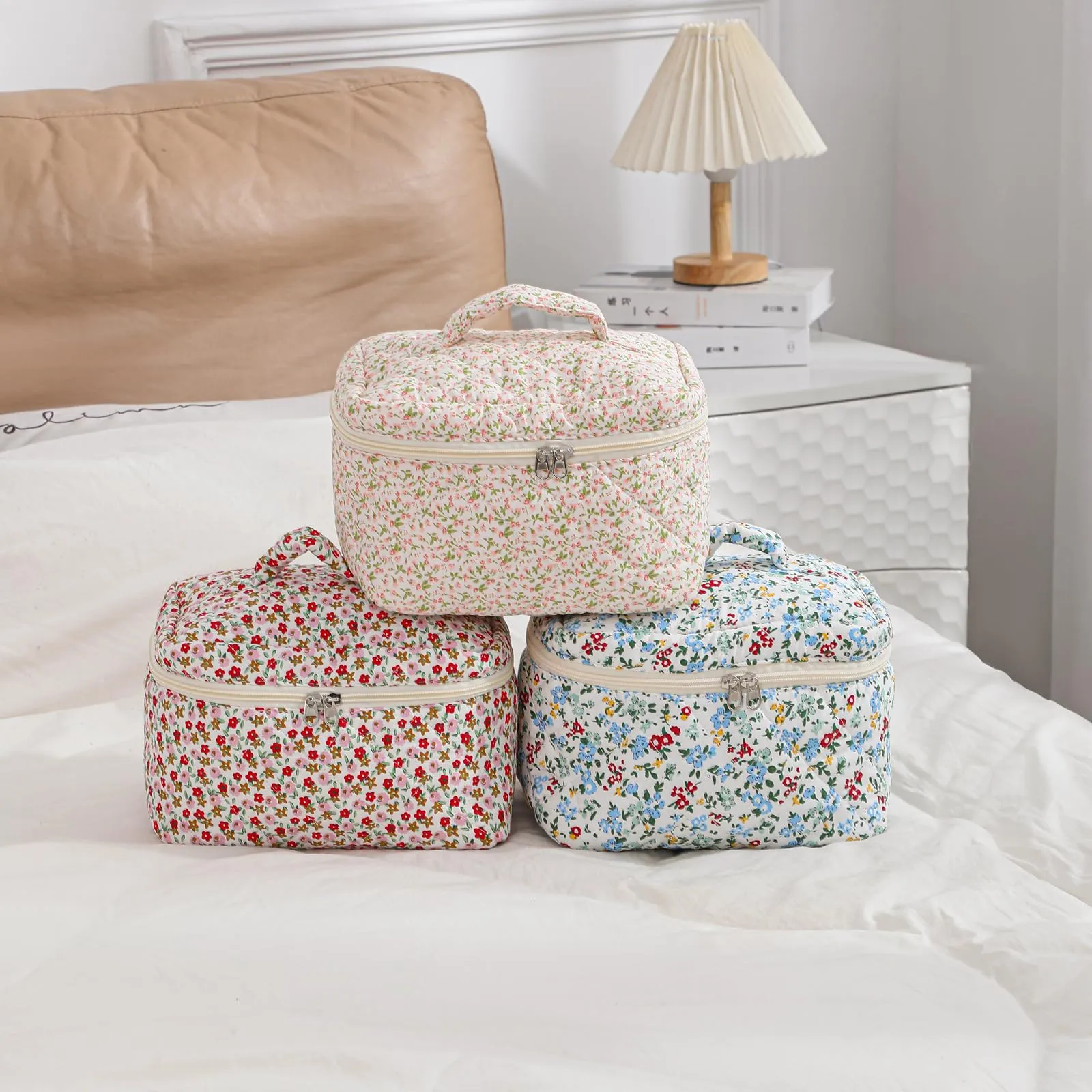 uekeboag Large Travel Quilted Makeup Bag for Women, Floral Cotton Cosmetic Bag, Coquette Aesthetic Floral Toiletry Organizer Bag(Little Pink Flower