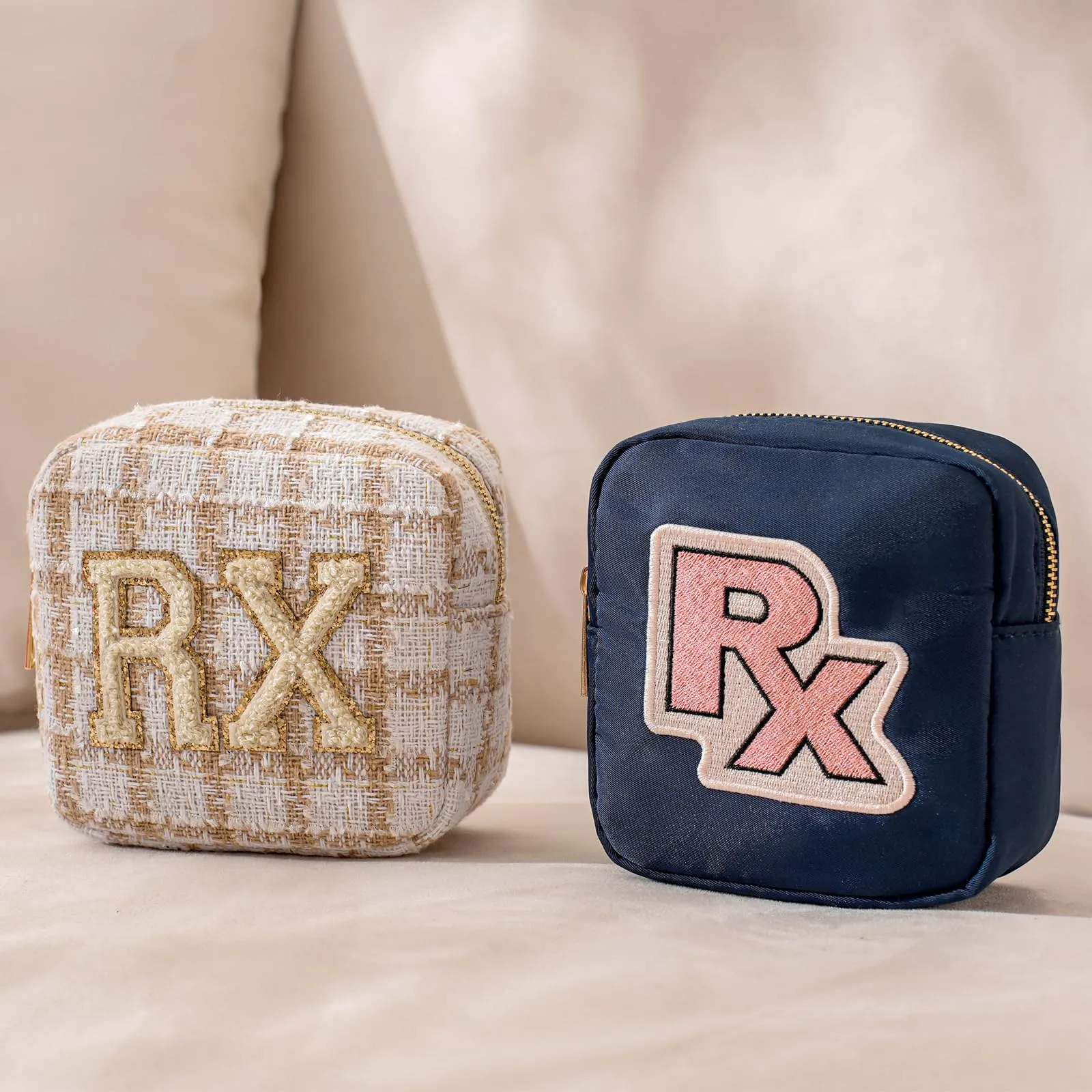 uekeboag Personalized Small Checkered Medicine Cosmetic Bag, Cute Plaid Pattern Chenille Letter Patch RX Drug Pouch with Zipper, Makeup Travel Gift Bag for Women and Girls (07Checkered)