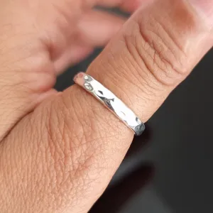 Unisex Narrow Dimpled 925 Sterling Silver Band Ring, R17