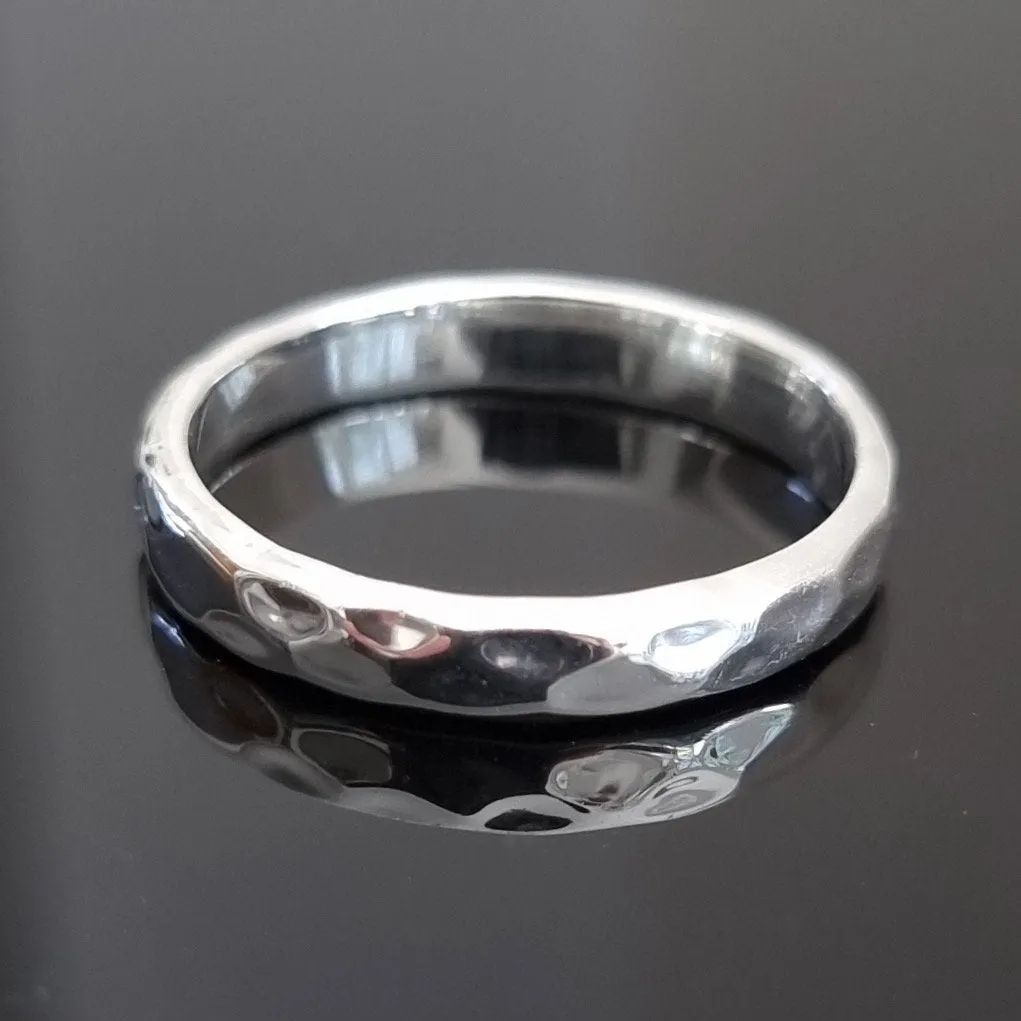 Unisex Narrow Dimpled 925 Sterling Silver Band Ring, R17
